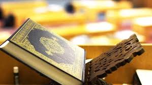 إِنَّمَا الْمُؤْمِنُونَ إِخْوَةٌ فَأَصْلِحُوا بَيْنَ أَخَوَيْكُمْ ۚ وَاتَّقُوا اللَّهَ لَعَلَّكُمْ تُرْحَمُونَ. Tafsir Surah Al Hujurat Ayat 10