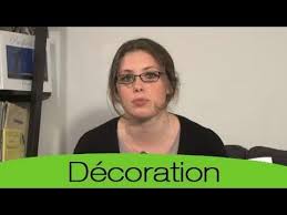 Le blanc, valeur sûre en peinture, permet d'apporter de la luminosité à un couloir sombre. Illuminer Un Long Couloir Youtube