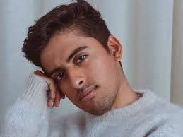 Karan Brar's Instagram, Twitter & Facebook