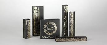 Black And Gold Makeup Packaging Beauty Roz Black Gold Creative Packaging Design Cosmetic Design Packaging Design Inspiration