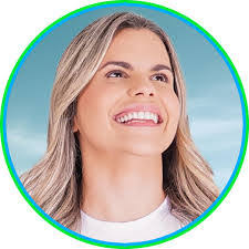 Sandra Dantes's Instagram, Twitter & Facebook