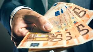 J'ai testé plusieurs qui m'ont permis de gagner en quelques jours de l'argent. 15 Metiers Ou L On Gagne Plus De 6 000 Euros Par Mois