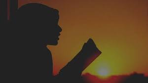 Murottal hadits 02 june 2020. Cara Membaca Surat Ar Rahman Al Waqiah Dan Yasin Agar Tehindar Dari Kesulitan Dan Lancar Rezeki Sriwijaya Post