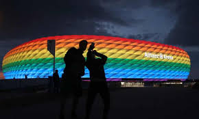 How far is the allianz arena from munich's city center? Vc2n4q U1opbgm