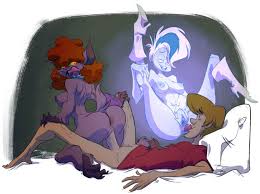 Phantasma Phantom and Winnie Werewolf- Cunnilingus Play Fantasy