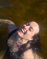 A lil pop of summer gold✨🌞💛