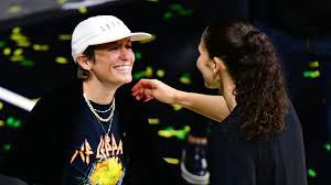 Regarder des films en streaming complet sur votre smart tv, console de jeu, pc, mac, smartphone, tablette et bien plus. Verlobt Us Kickerin Megan Rapinoe Macht Freundin Antrag Promiflash De