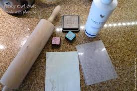 как сделать машинку для вырубки и тиснения своими руками Master Klass Smotret Onlajn Kak Sdelat Tisnenie Lista Bumagi Podruchnymi Sredstvami Zhurnal Yarmarki Masterov