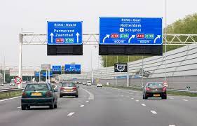 Oras 50 km/h drum deschis pe unele sosele viteza maxima este de 100 km/h. Olanda Va Limita Viteza MaximÄƒ LegalÄƒ La 100 Km H Pe Timpul Zilei Inclusiv Pe AutostrÄƒzi Reducerea PoluÄƒrii Va Permite Reluarea ConstrucÈ›iei De LocuinÈ›e Automarket