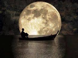 Aplikasi penghapus background foto otomatis menjadi salah satu aplikasi edit foto dengan fungsi yang cukup penting dan banyak dicari. Gambar Bulan Purnama Dan Perahu Good Night Moon Niagara Falls Pictures Life Is Beautiful