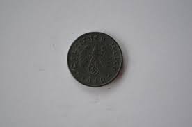 Hoje descobri que a suástica no budismo representa a harmonia universal, o dharma, o equilíbrio dos opostos e, originalmente, a eternidade e a boa sorte ou tudo está bem. 10 Pfennig 1940 Com A Suastica Cunhada Moeda Que Possivelmente Passou Por Fogo Esta Totalmente Preta Suastica Moeda Moedas