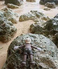 Pin By Yellowvlad On Ikonki In 2020 Vinyl Art Toys Art Toy Living Under A Rock