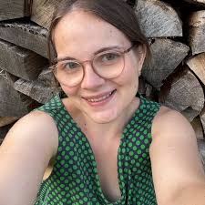 I'M TIRED of being alone.. need a friend 🤍