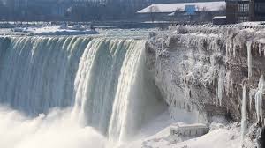 Niagara Falls frozen: tourists flock to ...