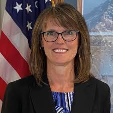 Lisa Labarre's Instagram, Twitter & Facebook