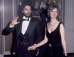 He only went forward a bit by becoming a producer, director and film writer. The Unordinary Life Of Susan Sarandon