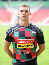 Piłkarz udzielił jej pierwszej pomocy i wezwał karetkę, dzięki czemu poszkodowana wyszła z tej sytuacji. Jakub Swierczok W Gks Tychy Sportowy24
