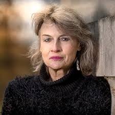 Jennifer Croxton's Instagram, Twitter & Facebook