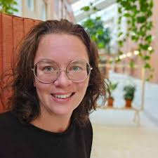 Arbetsökande Söker nu något jobb inom Säljaryrket då jag har tidigare  efarenhet av door to door Säljare kommer lite mer information om mig nedan  för Mvh Marcus Lindblom