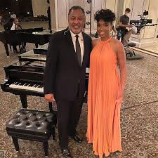 Check out jennifer hudson & ma$e's new collab mr dj, off adam sandler's upcoming netflix show sandy wexler. Jennifer Hudson Performs At The Democratic National Convention In Elie Saab Red Carpet Fashion Awards