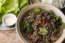 Spicy Beef Salad With Mint And Cilantro Larb Neua Recipe Beef Spicy Beef Beef Salad