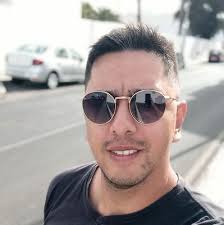 Daniel Henao (@henaoconache)