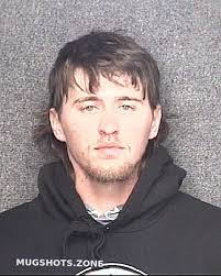 Austin Harwell's Instagram, Twitter & Facebook