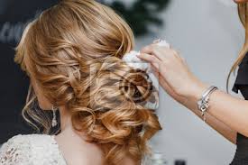 Ihr friseur in krems an der donau. Friseur Oder Florist Macht Die Braut Eine Hochzeit Frisur Mit Fototapete Fototapeten Haarpflege Zu Tun Nacken Myloview De