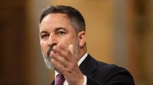 Vox y Hazte Oír responden a Sánchez y se querellan contra el presidente del  Gobierno