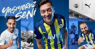 Adidas'ın 5 6 yıldır süregelen rezalet forma kalıpları ve dizaynları, puma'nın son yıllardaki yükselişi bir kenara ben fenerbahçe çubuklusuyla puma markasını pek. Puma Fenerbahce 21 22 Heim Auswarts Trikots Veroffentlicht Nur Fussball