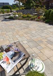 Mit Den Unregelmassigen Kanten Und Oberflachen Der Kann Germania Antik Pflastersteinen Schaffen Sie Ein Rustik Terrasse Pflastern Garten Pflaster Pflastersteine