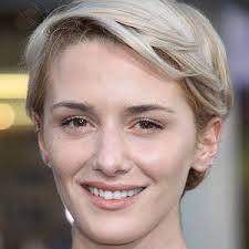 Addison Timlin Bio Facts Family Famous Birthdays She performed every orphan role before taking over the role of annie when she was 9 years old. addison timlin bio facts family