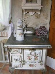 Miniature Enameled Cast Iron Cook Stove I D Like It Full Size With A Real Induction Cooktop Altmodische Hauser Schabby Schick Kuchen Rustikal