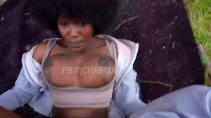 Rapidito en la calle con negra tetona y culona | Sub. Español 🇪🇸