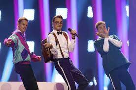 Shall we talk about the italian winner snorting cocaine right in front of cameras at #eurovision ? Tsexia O Mikolas Josef Skeftetai Na 3anapaei Sth Eurovision Eurovision News Music Fun