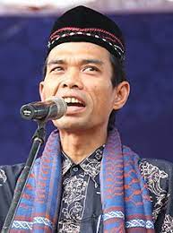 Ustadz) somad, bir video vaiz olarak, sosyal medyada da geniş çapta yayıldı ve endonezya'da popüler oldu. Abdul Somad Wikipedia Bahasa Indonesia Ensiklopedia Bebas