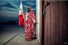 البحرين عروس جميلة ذات ثياب مزخرفة بالنخيل ومزينة بعقد من اللآلئ تبرق سماها باسمها وتتغنى غيومها بخيرات تغطي كل أرجائها تصوير valentino999 البحرين