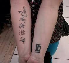 The best logo mockup that you can display your 3d logos on the wall behind the desk. 1d Updates On Twitter Some Girl Got The Boys Signatures And The 1d Logo Tattooed And Yes Its Real Http T Co 97aswq1u