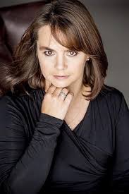 Amazon.com: My Black Hole Heart (Colour): 9781519592354: Giannoccaro, A.,  Roop, Cassy, Mandeville-Steer, Karen, Douglas, Kelly: Libros