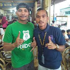 Riko simanjuntak memiliki kakak bernama johan simanjuntak, yang juga riko simanjuntak memulai karier profesionalnya dengan klub kebanggan orang sumatera utara, psms medan. Raih Asean Best Xi Ini 5 Klub Yang Pernah Di Bela Riko Simanjuntak