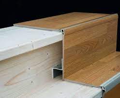 Egal ob sie eine neue betontreppe oder eine alte holztreppe mit parkett oder laminat verkleiden wollen mit unseren treppenkantenprofilen aus aluminium treffen. Treppe Renovieren Treppenstufen Verkleiden Treppenrenovierung Mit Laminat Schritt Fur Treppe Renovieren Treppenstufen Renovieren Treppenstufen Verkleiden