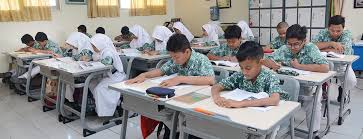 Menampilkan daftar biaya sekolah (kb/pg, sd, smp, sma negeri atau swasta) di indonesia dari tahun ke tahun secara lengkap dan akurat Al Azhar Kelapa Gading Surabaya Sekolah Islam Favorit Di Surabaya