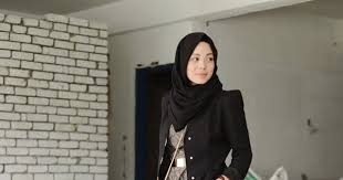Dato' yusof berkahwin dengan datin aishah jelaini dan dikurniakan 2 orang anak, intan sofinas yusof dan vivy sofinas yusof. Dilaz Family Siapa Vivy Yusof Ni