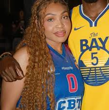 Is there a makeup artist in Bolingbrook, IL?