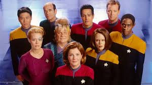 A guide listing the titles and air dates for episodes of the tv series star trek: Star Trek Wofur Steht Die Uniformfarbe