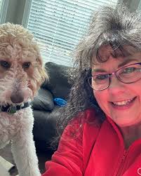 Mama can I pweeeze has a treat. 🐶💙🐾