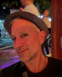 Michael Leedy's Instagram, Twitter & Facebook