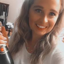 Daisy Bond (@daisyb06)