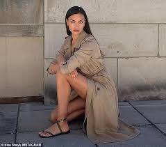 The year of the unexpected celebrity couple continues. Irina Shayk Takes Daughter Lea De Seine And Their Dog For A Walk In New York Oltnews