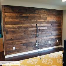Pallet Wall Via Cape27blog Diy Pallet Wall Home Home Remodeling